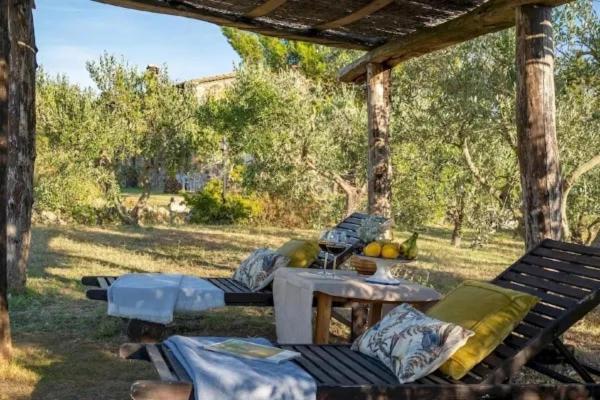 Villa La Lespa Wpool Biliardo And Lake View Casa Sant'Andrea Exterior foto